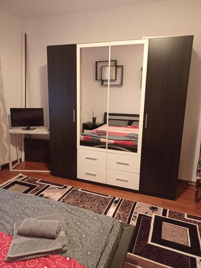 Apartament Bed and Breakfast Floreşti Exterior foto